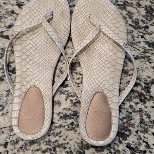 Guess sandals size 8 womens
